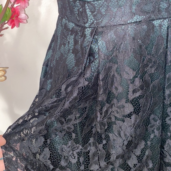 💕💕NWOT BEautiful RW &CO. Lace Dress💕💕 - Picture 4 of 10